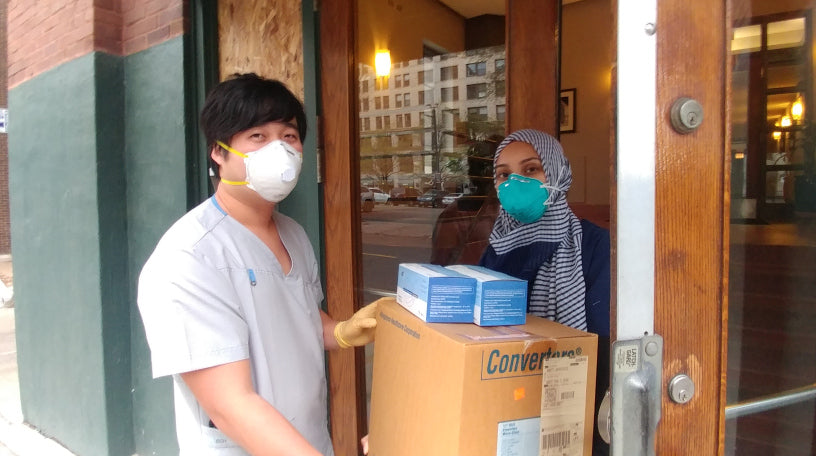 Mr. Tao delivered his donations of medical masks to the local hospital in Chicago